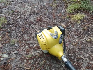 Cortabordes gasolina amarillo