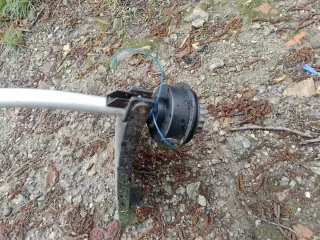 Cortabordes gasolina amarillo