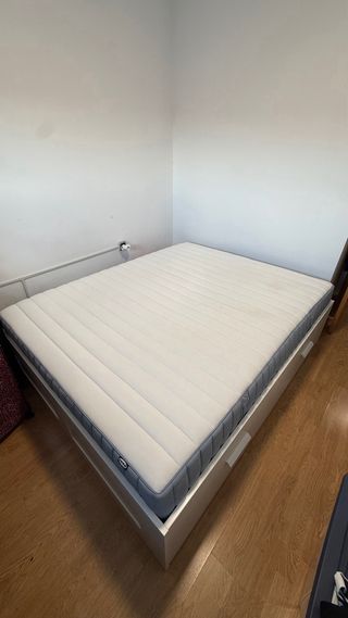 Estructura cama BRIMNES con almacenaje + colchón