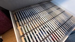 Estructura cama BRIMNES con almacenaje + colchón