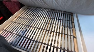 Estructura cama BRIMNES con almacenaje + colchón