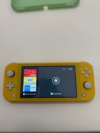 Nintendo Switch Lite Amarilla En muy buen estado