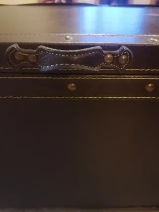 Baúl antiguo de cuero