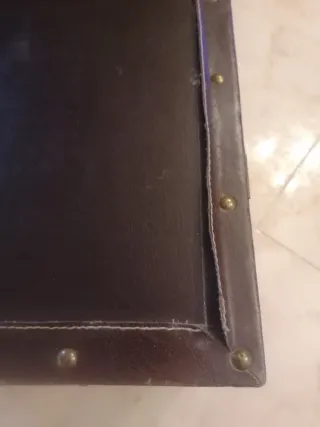 Baúl antiguo de cuero