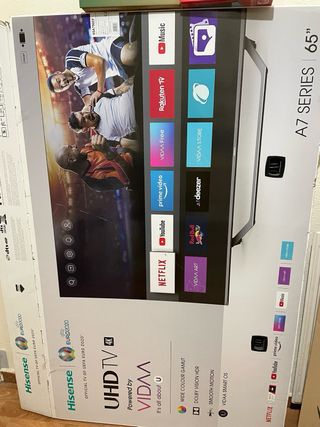 Televisor Hisense 65 UHD 4K con sistema Ambiled