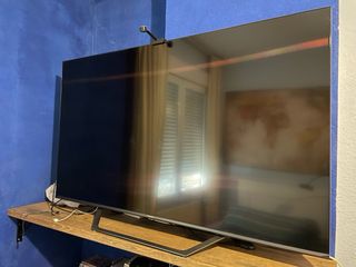 Televisor Hisense 65 UHD 4K con sistema Ambiled