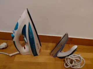 Plancha de viaje Fagor Vertical Steam 1100W.