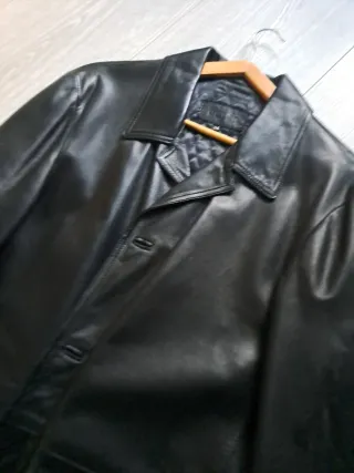 Chaqueta de Piel Negra marca DUSTIN