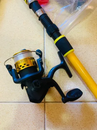 2 Cañas de Pescar 1.80m + Accesorios