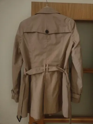 Trench Beige Talla M Stradivarius