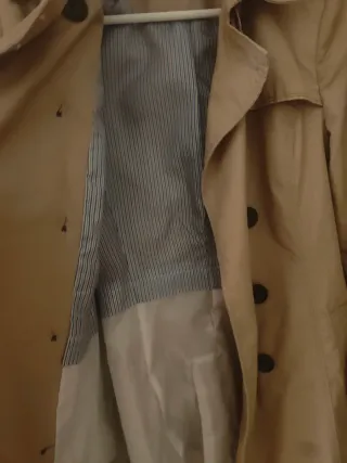 Trench Beige Talla M Stradivarius