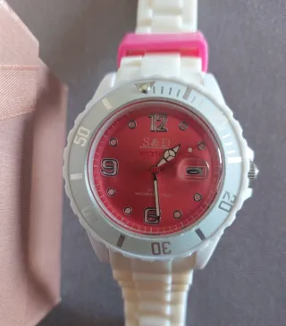 LOTE..RELOJ Y PELUCHE HELLO KITTY