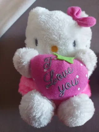 LOTE..RELOJ Y PELUCHE HELLO KITTY