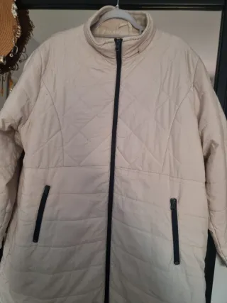 Parka beige acolchada muy barata y muy buena