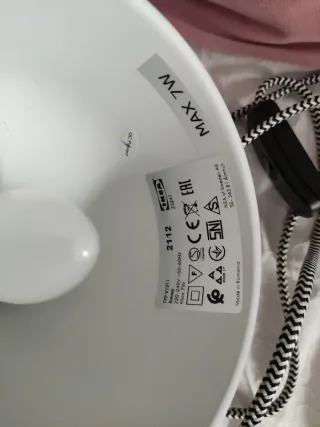 Lámpara IKEA RANARP negra y dorada