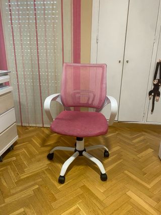 Silla de escritorio rosa y blanca