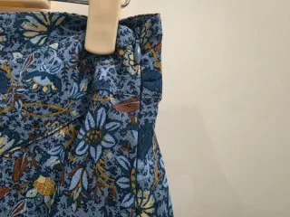 Falda floral azul talla XS Slowlove