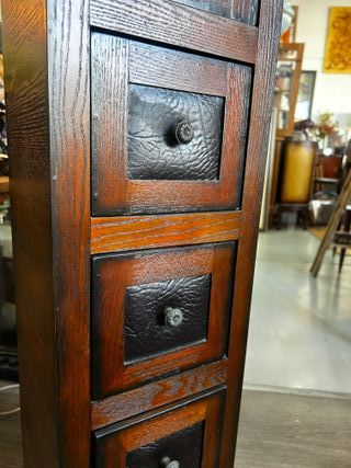 Mueble auxiliar madera 5 cajones cuero