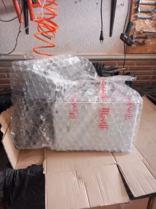 Plancha y freidora nuevas + 2 conos esto está en t