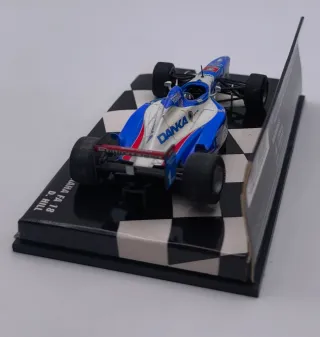 ARROWS YAMAHA FA 18 D. HILL 1;43 MINICHAMPS
