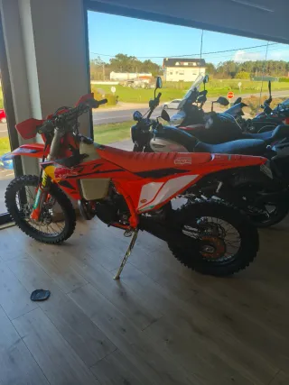 KTM 300 EXC TBI 2025