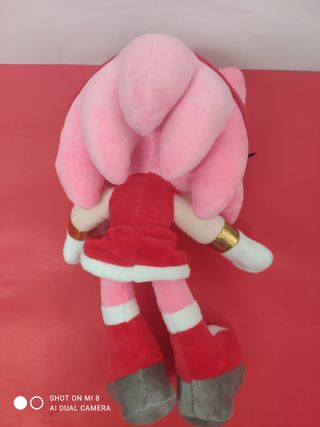 Peluche Amy Rose