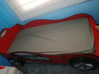 Cama  coche 90x190cm Sin colchon!