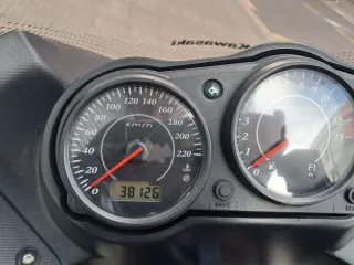 Kawasaki ER-6f Ninja Sportbike Negra