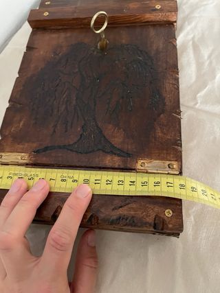 Buzón de madera decorado