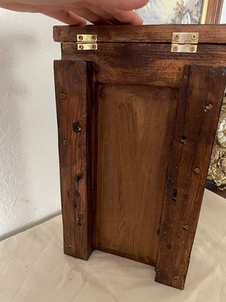 Buzón de madera decorado