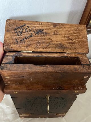 Buzón de madera decorado