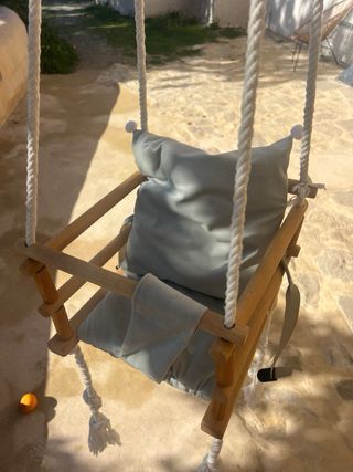 Columpio para bebé de madera