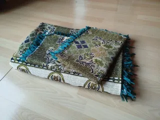 Colcha marroquí tela dorada y verde