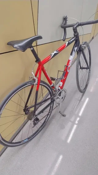 Bicicleta Orbea Carretera Roja y Negra