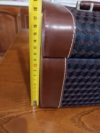 Beauty rigido anni 90 con specchietto