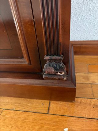 Mueble recibidor madera y mármol