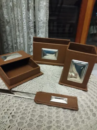 Set articoli da scrivania in similpelle marrone