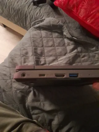 Portátil Negro y Azul  Sin cargador