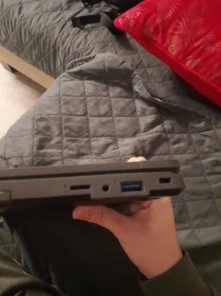 Portátil Negro y Azul  Sin cargador