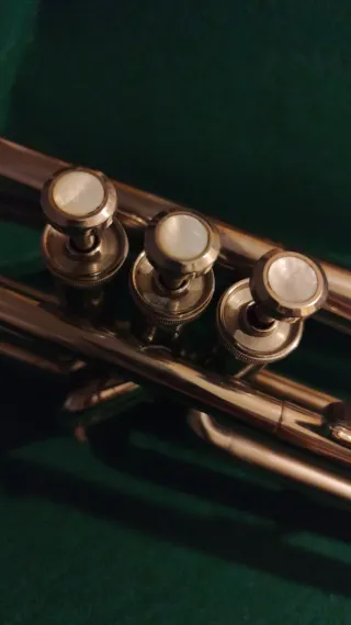 Trompeta Weltklang con estuche