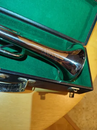 Trompeta Weltklang con estuche