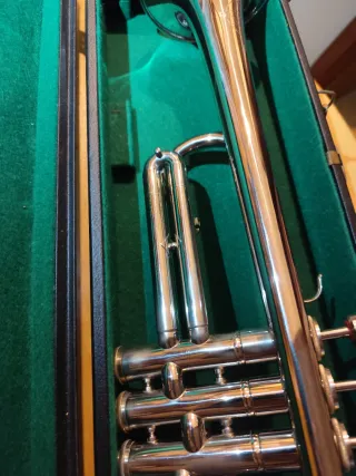 Trompeta Weltklang con estuche