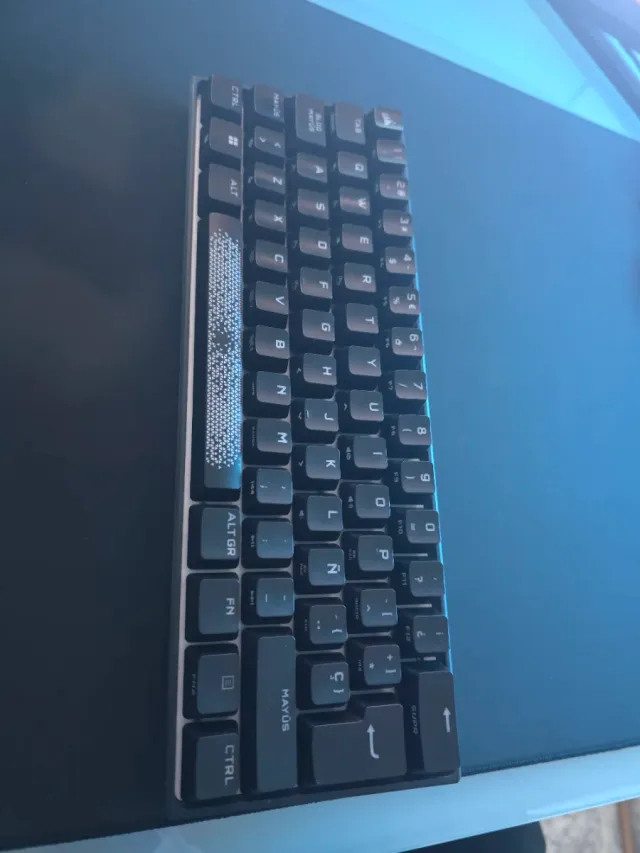 Teclado Corsair K65 RGB Mini Español