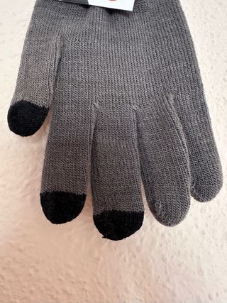 Guantes táctiles grises y negros