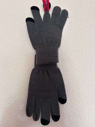 Guantes táctiles grises y negros