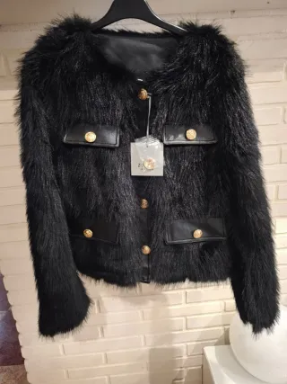 Chaqueta pelo mujer color negra , talla M/L