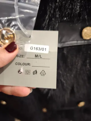 Chaqueta pelo mujer color negra , talla M/L