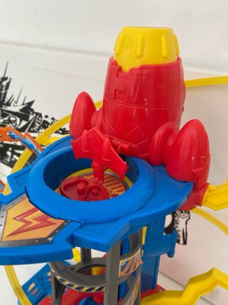 Tren Superthings + regalo torre