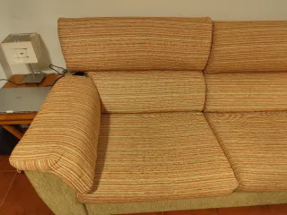 Sofá cama tela beige y naranja