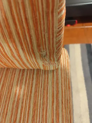 Sofá cama tela beige y naranja